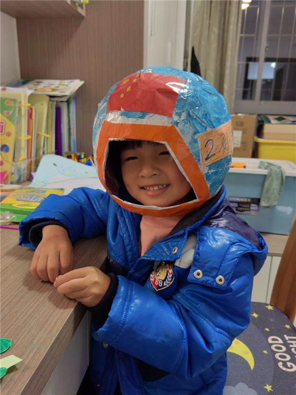 儿童自制简易宇航服图片